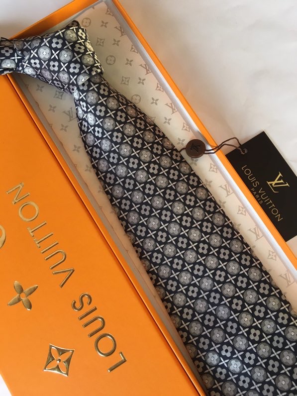 LV Tie hm20